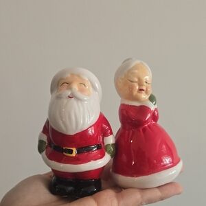 Vintage Christmas MR & Mrs CLAUS Salt And Pepper Shakers